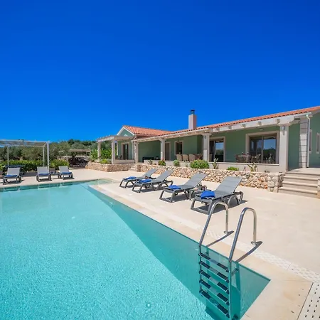 Olea Kefalonia 빌라 Karavádhos